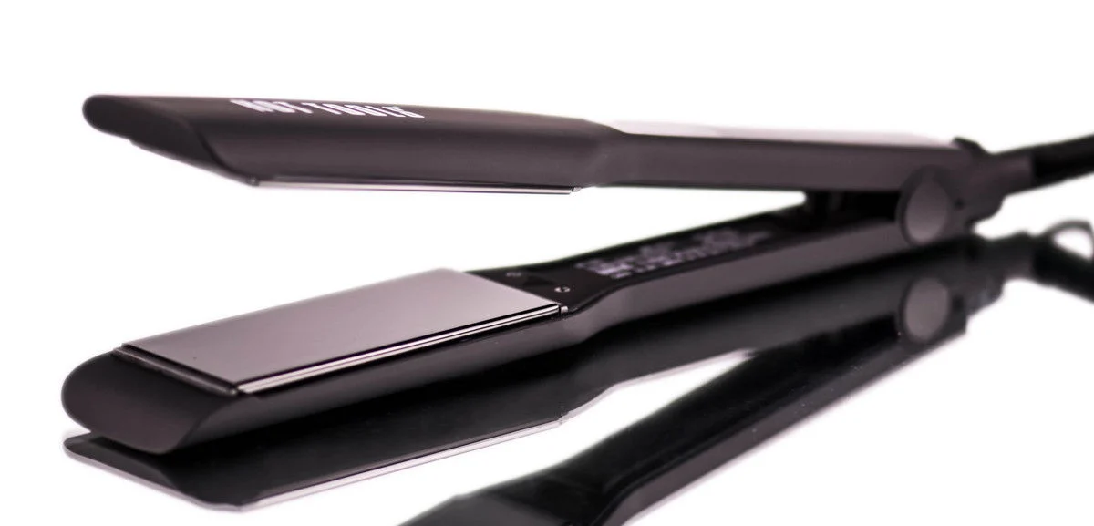 Professional Smart Touch Salon Flat Iron - Option : 1 1/2"