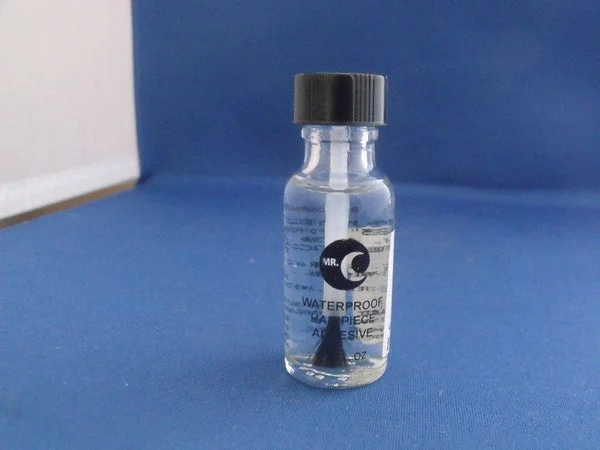 MR C WATERPROOF ADHESIVE .5 OZ WITH BRUSH 173